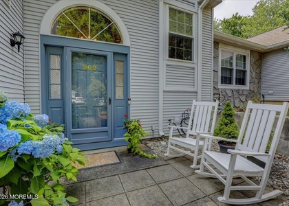 202 Century Way - Photo 1