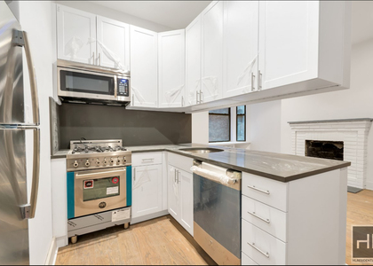 Madison Avenue - Photo 1