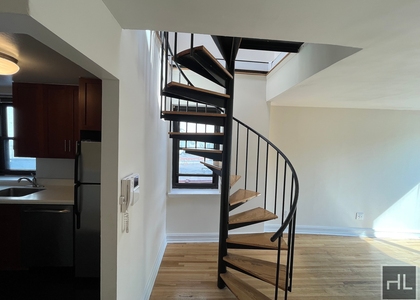 West 52nd Street - Photo 1
