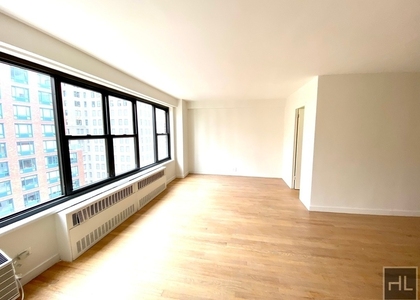 Fourth Avenue - Photo 1