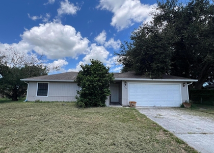 720 3rd Street Sw - Photo 1