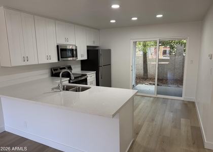 510 W University Drive - Photo 1