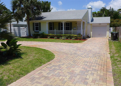 405 Ne 12th Avenue - Photo 1