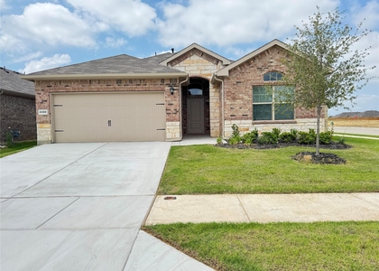 4300 Cornelia Street - Photo 1
