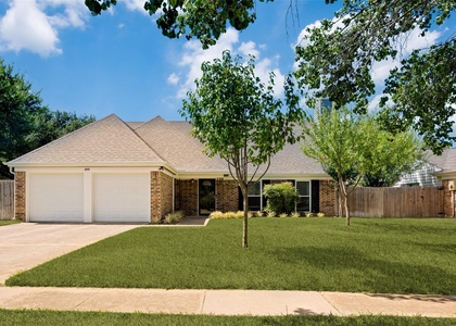 400 Harrington Lane - Photo 1