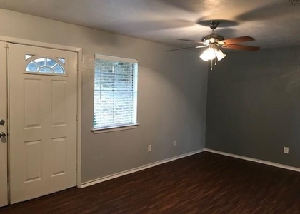 3205 Lynnwood Drive - Photo 1