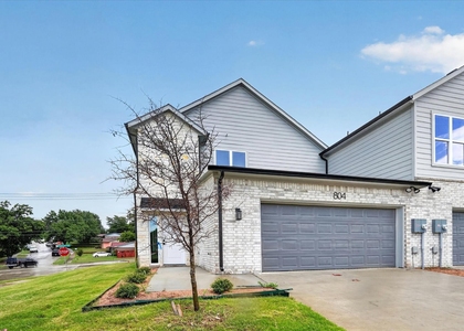 804 Premier - Photo 1