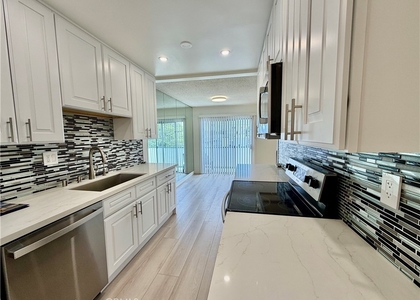 1344 N Martel Avenue - Photo 1