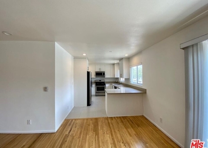 149 S Hayworth Avenue - Photo 1