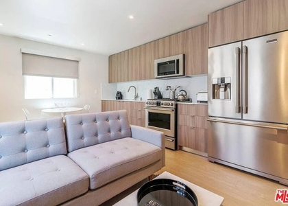 1446 Yale Street - Photo 1