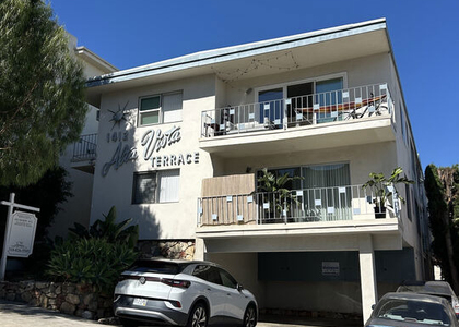 1412 Barry Avenue - Photo 1