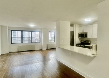  400 East 89th Street, 11L - Photo 1