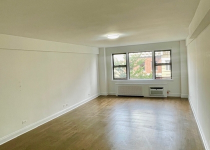20 Beekman Place, 7B - Photo 1