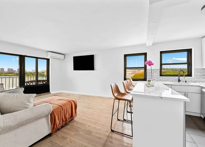 25-40 Shore Boulevard - Photo 1