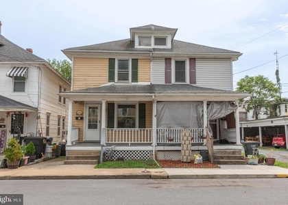 124 S Kentucky Avenue - Photo 1