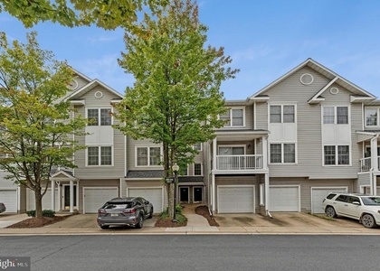 4507 Superior Square - Photo 1