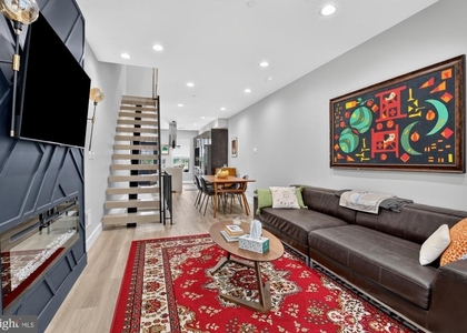 1838 E Oakdale Street - Photo 1