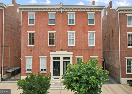 1613 Green Street - Photo 1