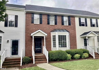 803 Knightsborough Way - Photo 1