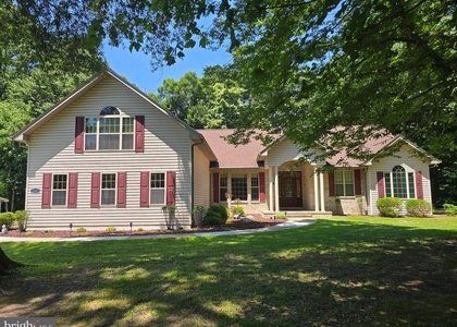 15401 Jamies Way - Photo 1