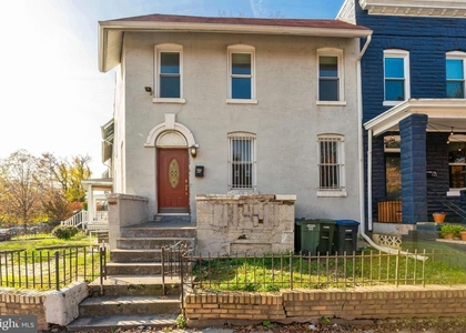 725 Florida Avenue Ne - Photo 1