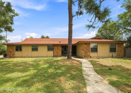 1835 Townsend Boulevard - Photo 1