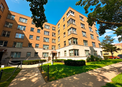 2606 W Balmoral Avenue - Photo 1