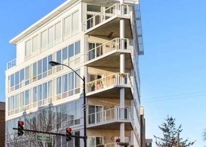 3110 N Greenview Avenue - Photo 1