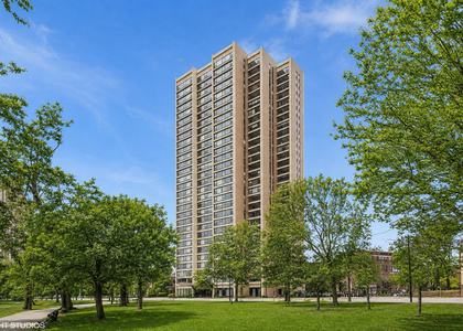 1850 N Clark Street - Photo 1
