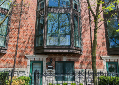 2005 N Hoyne Avenue - Photo 1