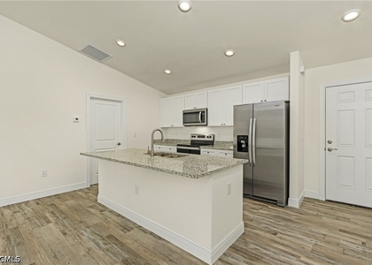 2301 Ne 8th Place - Photo 1