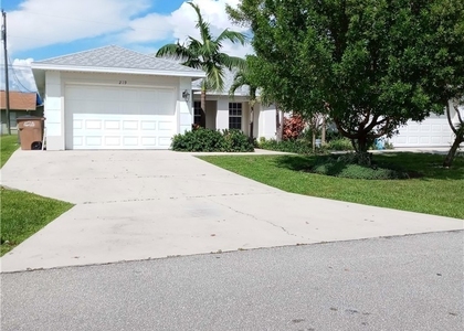 219 Se Van Loon Terrace - Photo 1