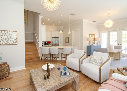 453 8th Avenue S - Photo 1