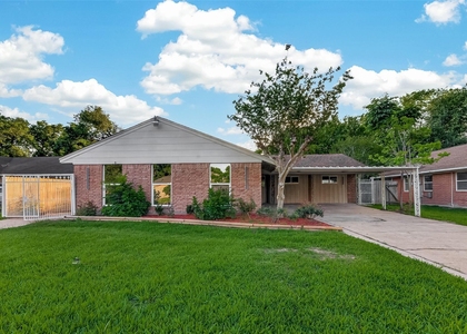 11206 Huggins Drive - Photo 1