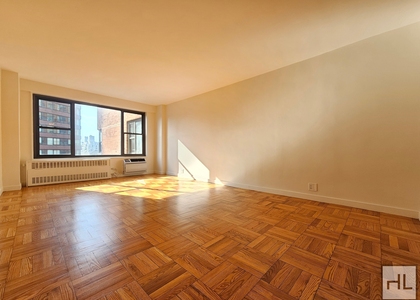 Fourth Avenue - Photo 1