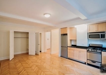 East 68 Street - Photo 1