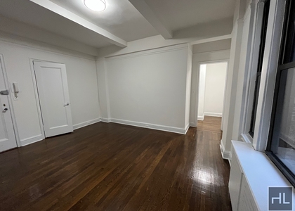East 46 Street - Photo 1