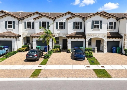 12621 Nw 23rd Place - Photo 1