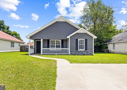 138 Kensington Circle - Photo 1