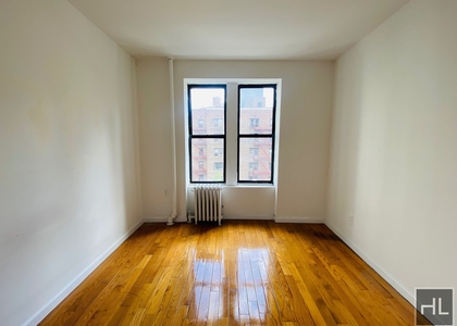 York Avenue - Photo 1