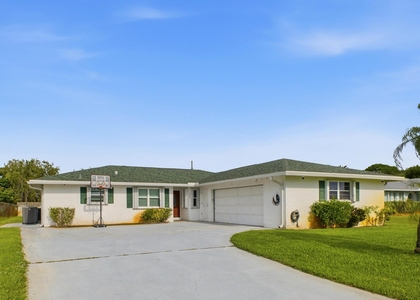 441 Sw Curry Street - Photo 1