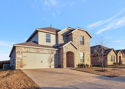 1007 Hitchin Post Way - Photo 1