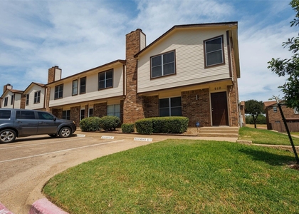 910 Cedar Terrace - Photo 1