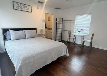 603 N J Street - Photo 1