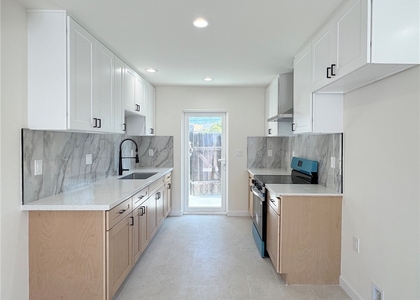 284 N Palm Avenue - Photo 1