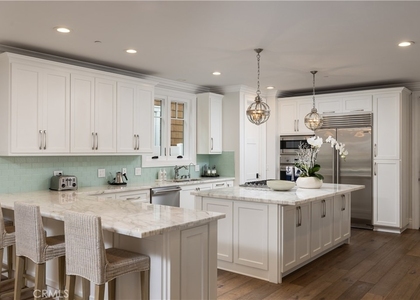 1508 E Balboa Boulevard - Photo 1