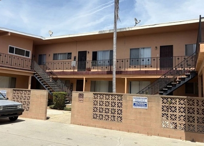 510 W Hyde Park Boulevard - Photo 1