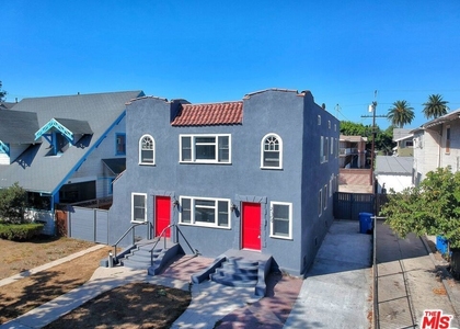 2309 S Budlong Avenue - Photo 1