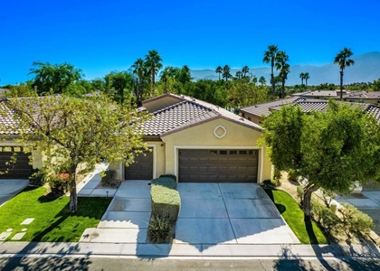 82223 Travolta Avenue - Photo 1