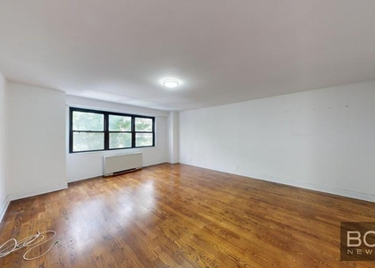 East 89th Street - Photo 1